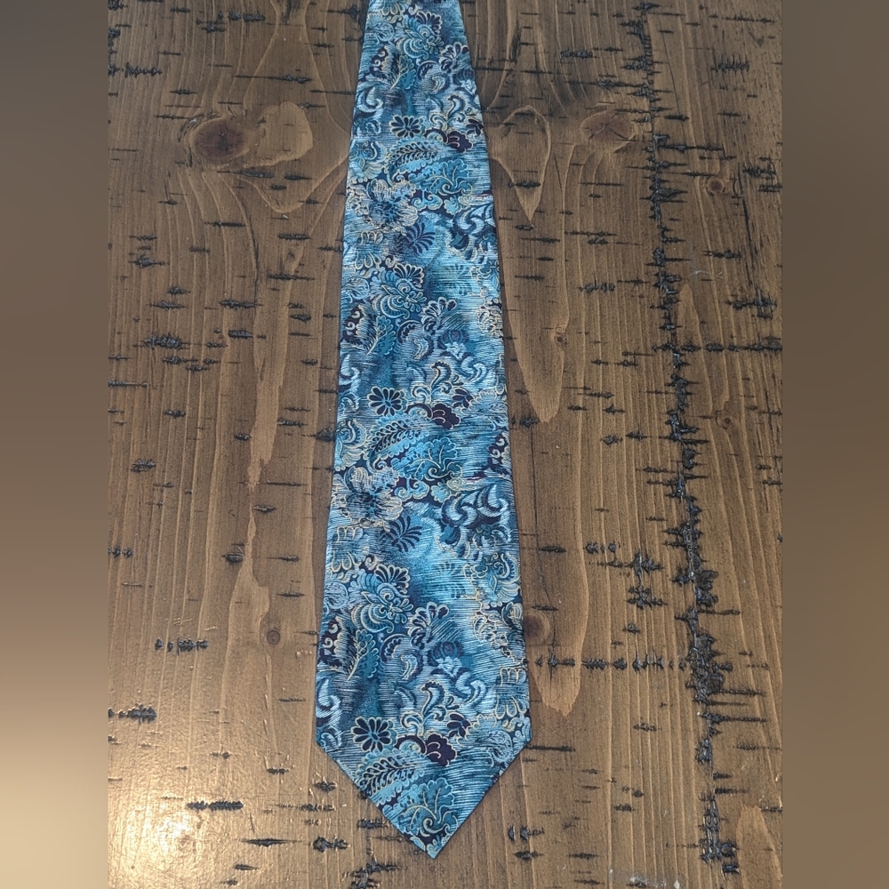 Structure 100% silk tie tropical